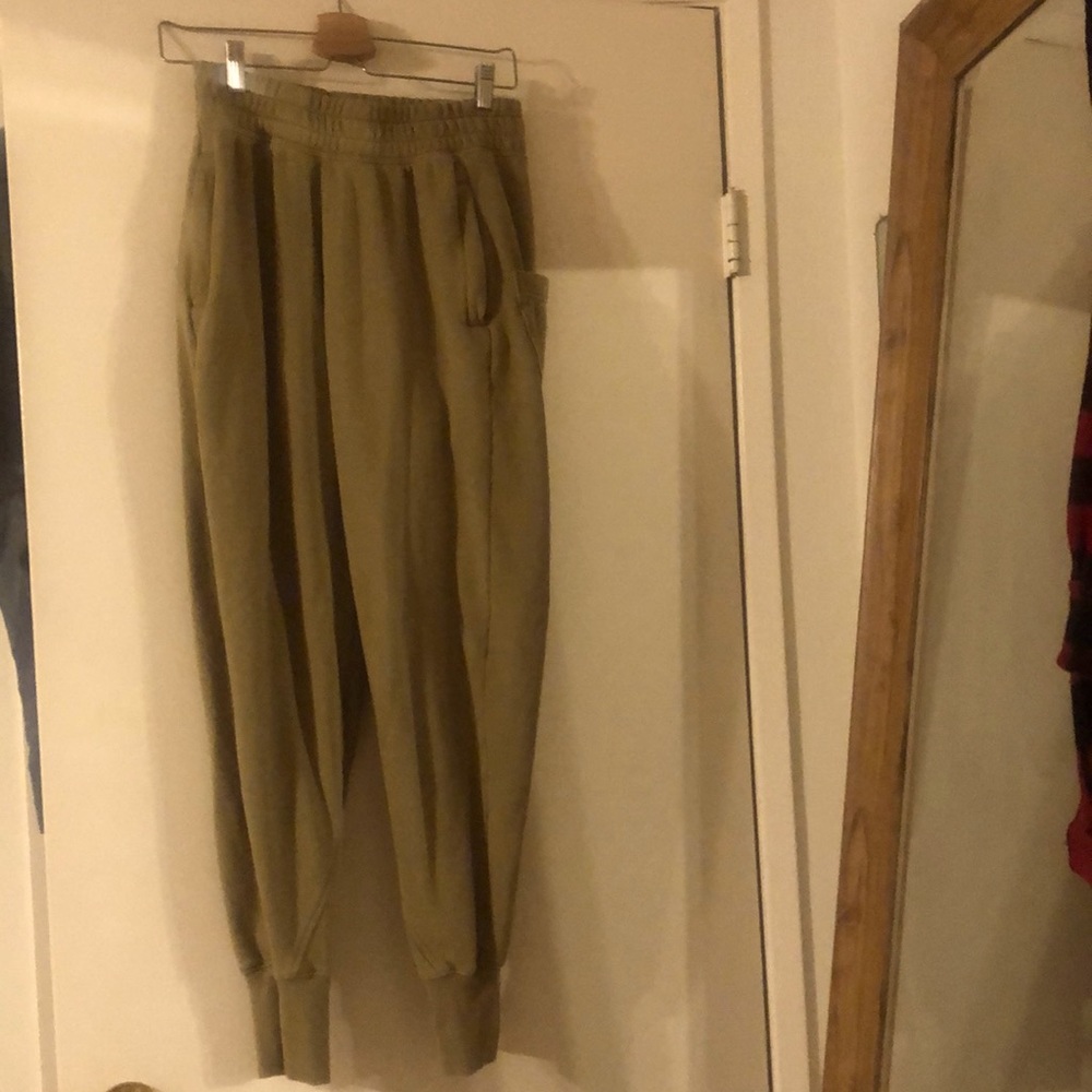 FREE PEOPLE HIKING SWEATS JOGGERS HAREM SIZE SMALL WOMEN'S BOHO TRENDY TAN GUC